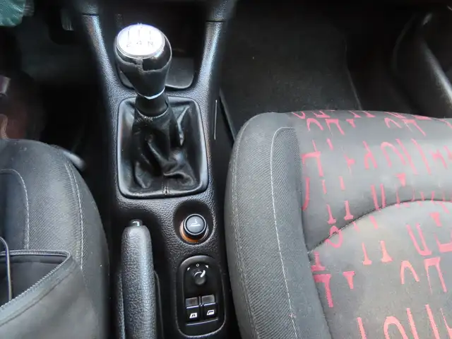 Peugeot 206 view 15