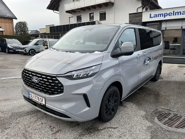 Ford Tourneo Custom 2,0 EcoBlue 320 L2H1 Titanium Ansicht 3