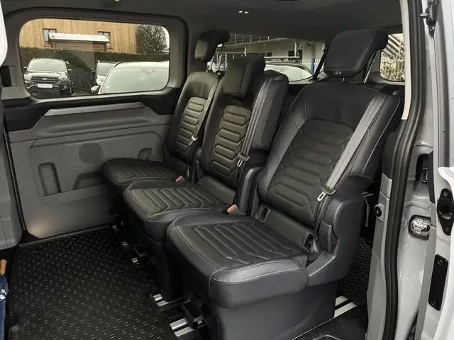 Ford Tourneo Custom 2,0 EcoBlue 320 L2H1 Titanium Ansicht 8