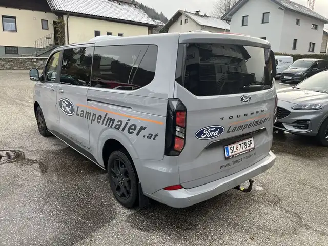 Ford Tourneo Custom 2,0 EcoBlue 320 L2H1 Titanium Ansicht 4