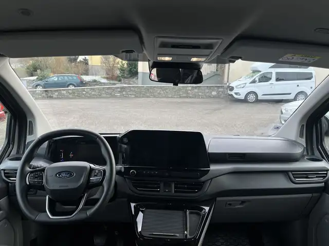 Ford Tourneo Custom 2,0 EcoBlue 320 L2H1 Titanium Ansicht 10