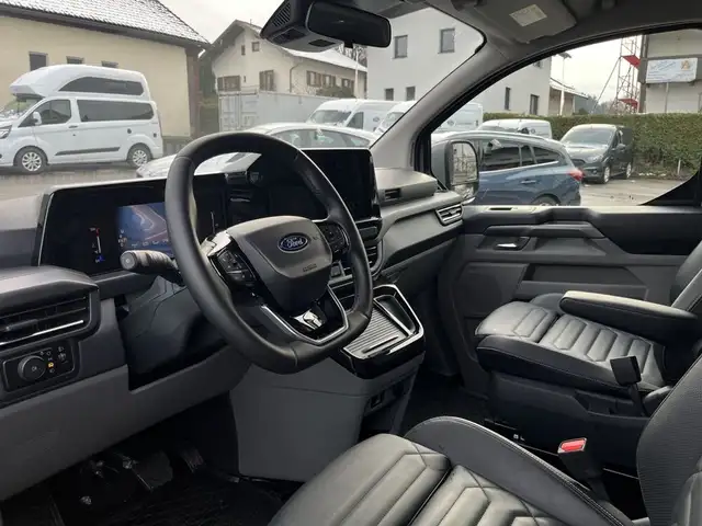 Ford Tourneo Custom 2,0 EcoBlue 320 L2H1 Titanium Ansicht 7