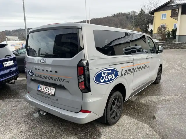 Ford Tourneo Custom 2,0 EcoBlue 320 L2H1 Titanium Ansicht 6