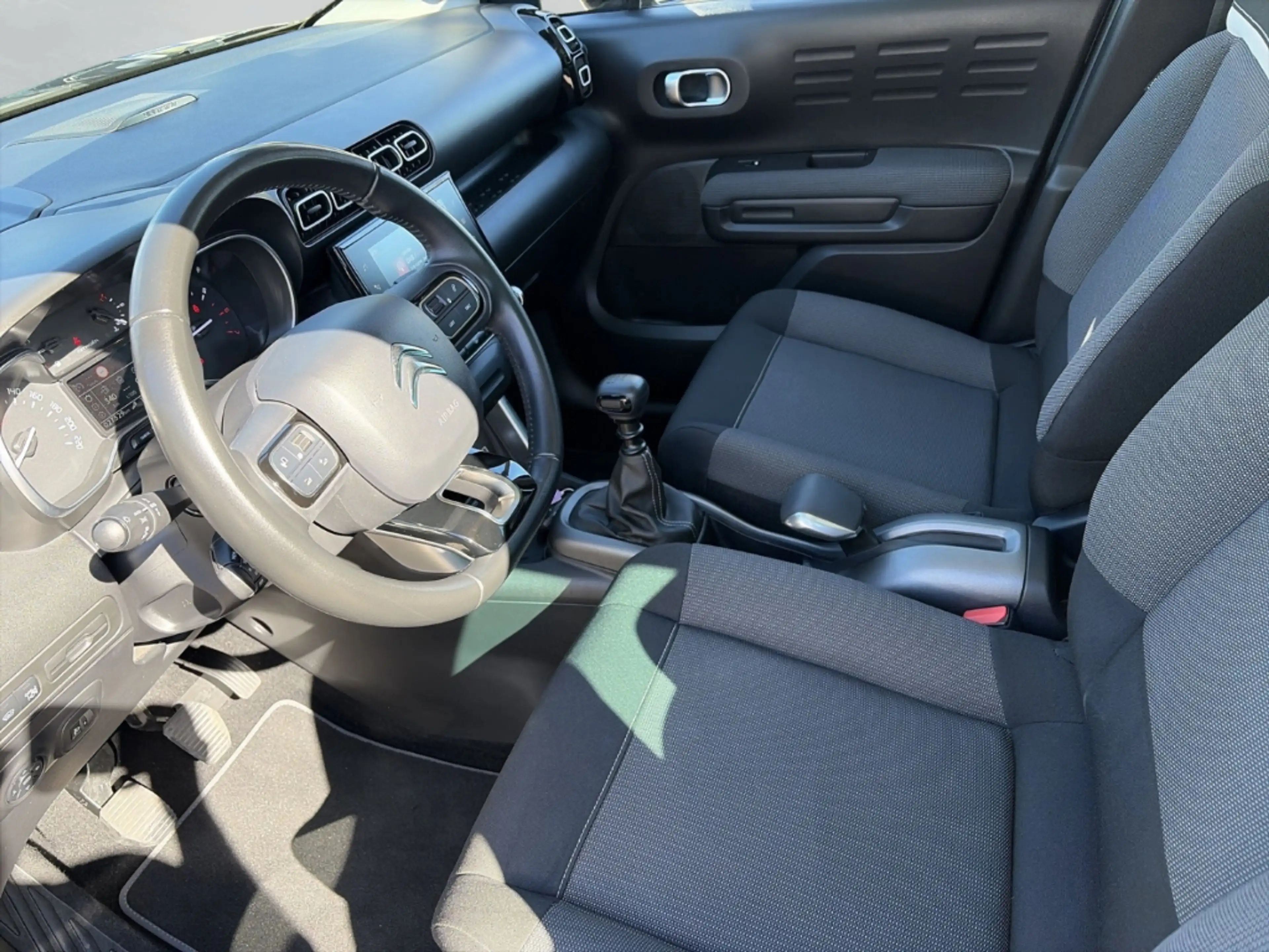 Citroen C3 Aircross Shine HUD Navi Apple CarPlay Android Auto DAB — photo 9