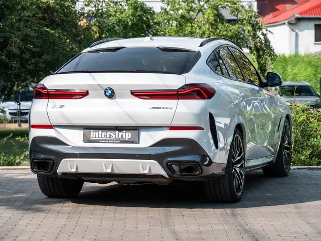 BMW X6 view 6