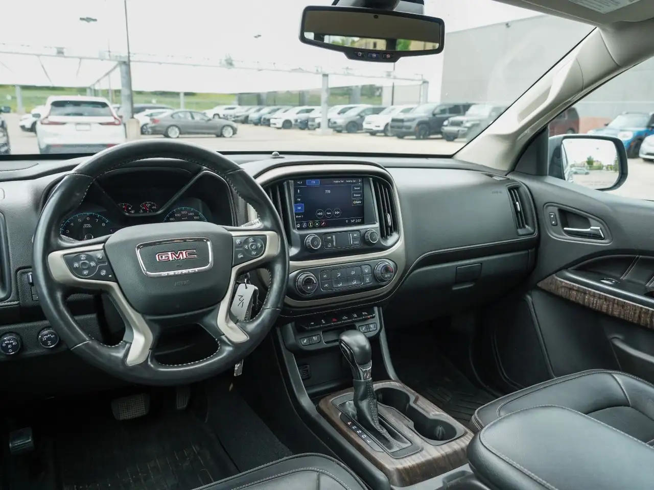 GMC Canyon снимка GMC Canyon