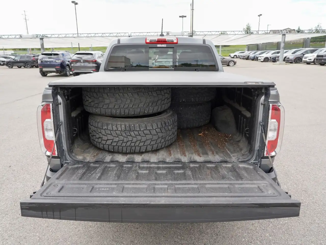 GMC Canyon снимка GMC Canyon