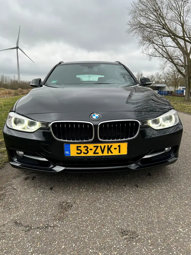 BMW 320 320i Upgrade Edition Schwarz - 2
