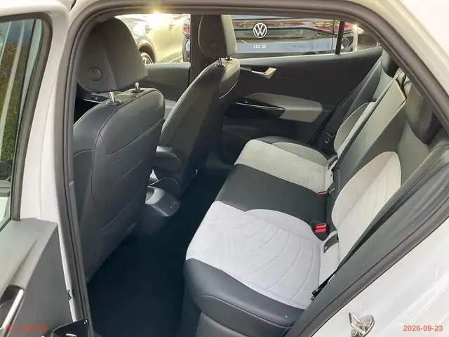 Volkswagen Id.3 view 7