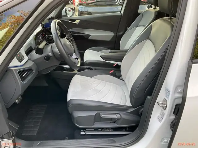 Volkswagen Id.3 view 6