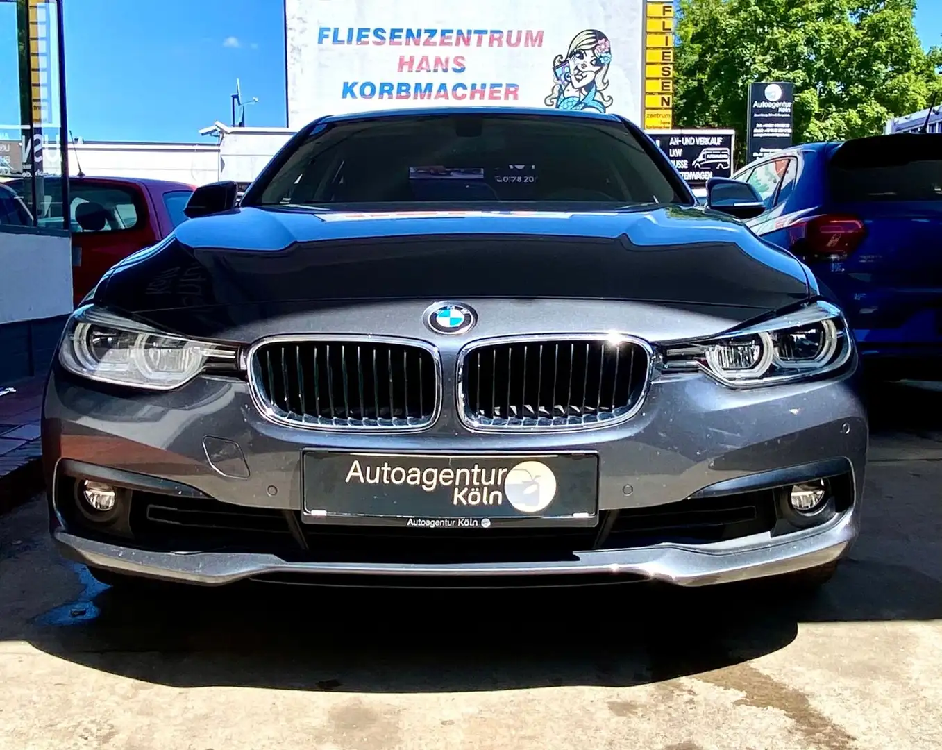 BMW 318 Baureihe 3 Lim. 318 i Advantage *1-J GAR* Grau - 2