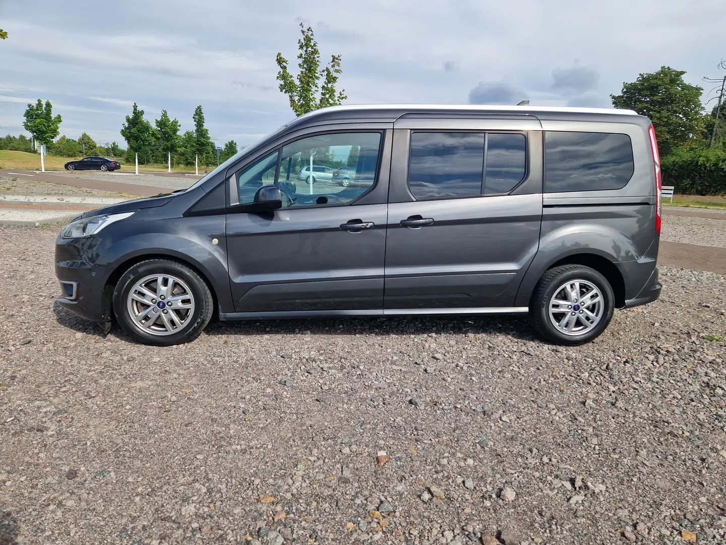 Ford Tourneo Connect Grand Tourneo Connect 1.5 EcoBlue Aut. Start/StopT Grau - 1