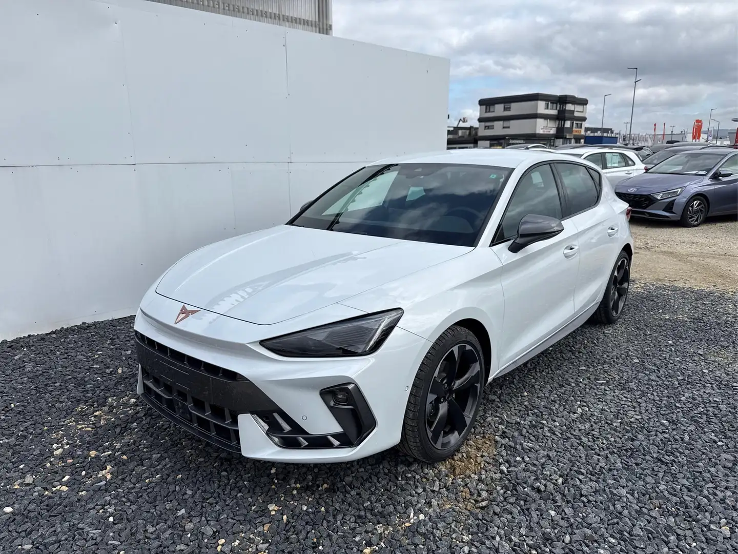 CUPRA Leon 1.5 eTSI DSG NAVI INTELLIGENT DRIVE ACC SHZ KEY... Weiß - 1