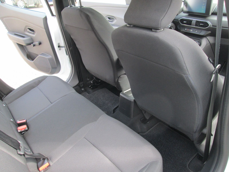 Dacia Sandero III Essential — photo 11