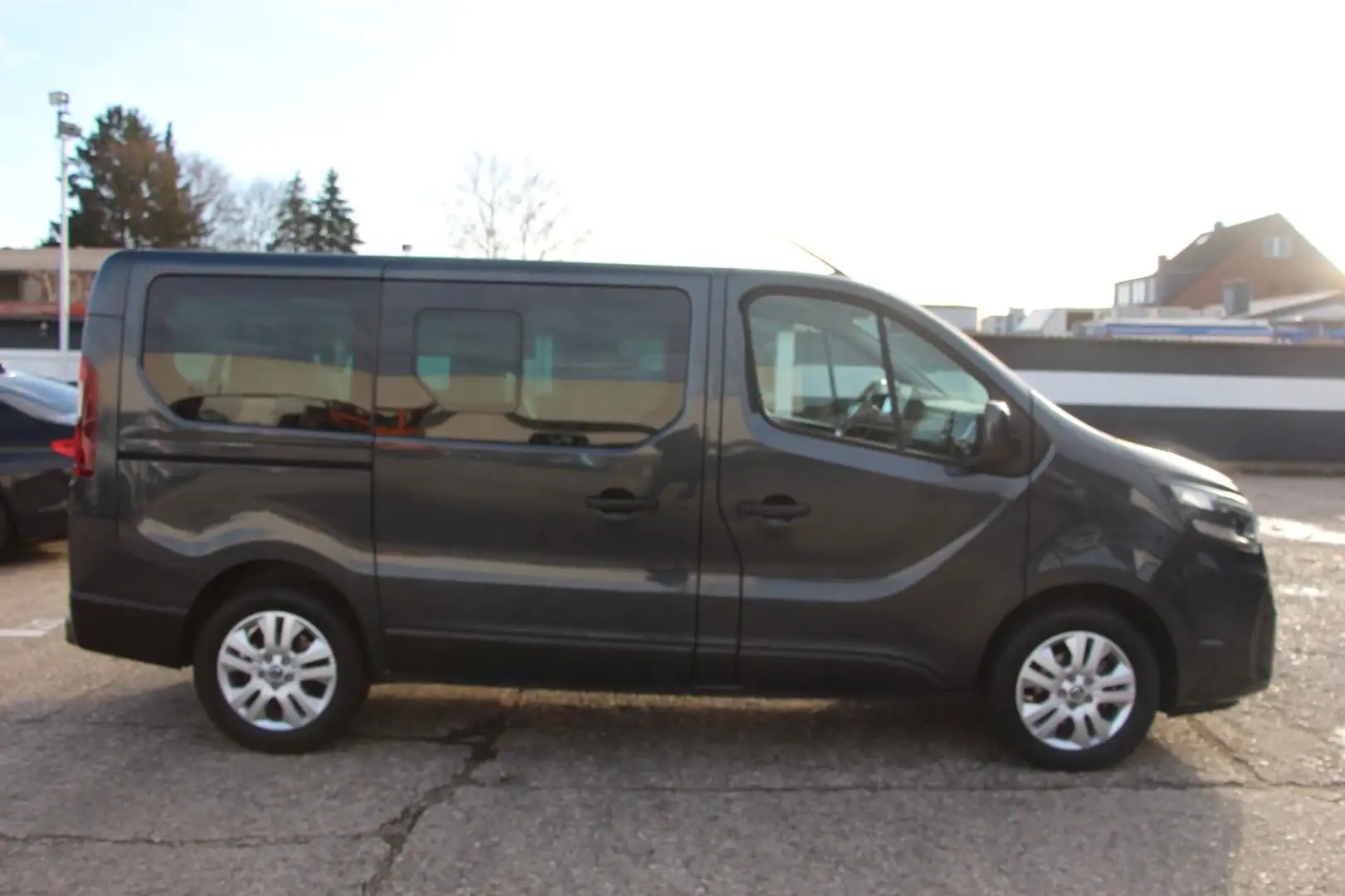 Nissan NV300 Kombi L1H1 TEKNA 2,0 dCi 8-SITZE /02256 Szary - 2