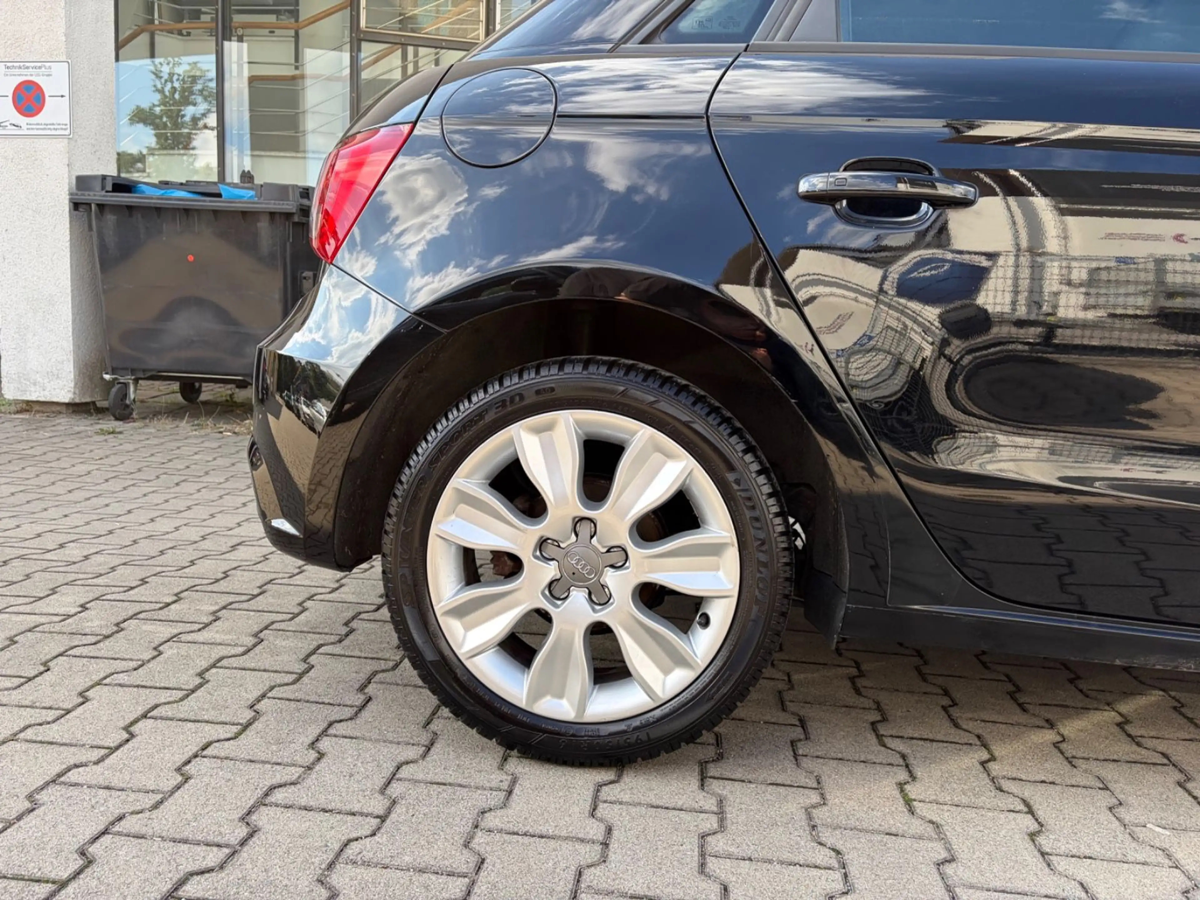 Audi A1 Sportback Sport Navi LMRäder Klima Multifunkn — photo 9