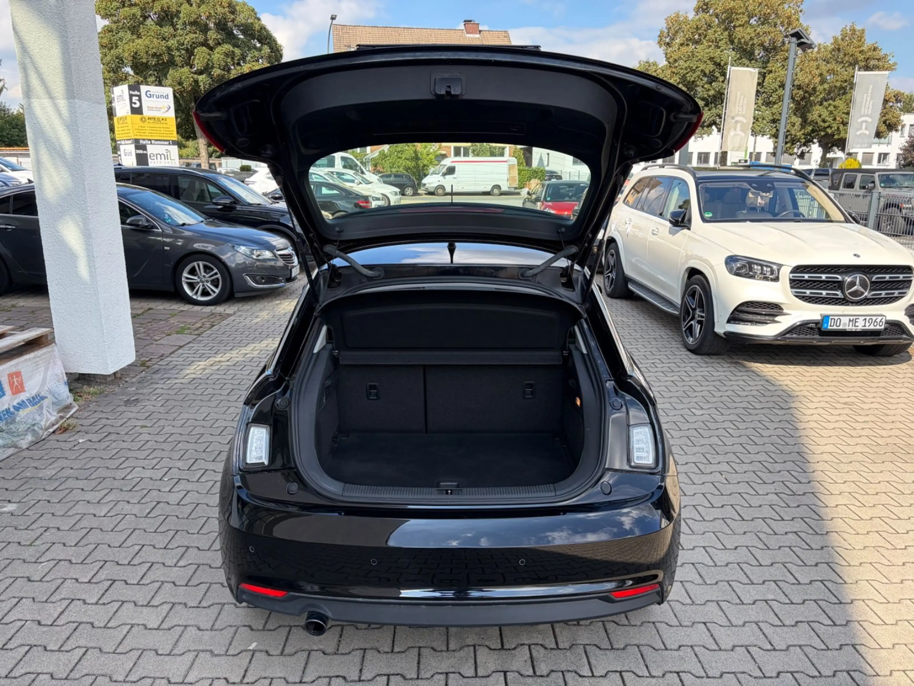 Audi A1 Sportback Sport Navi LMRäder Klima Multifunkn — photo 11