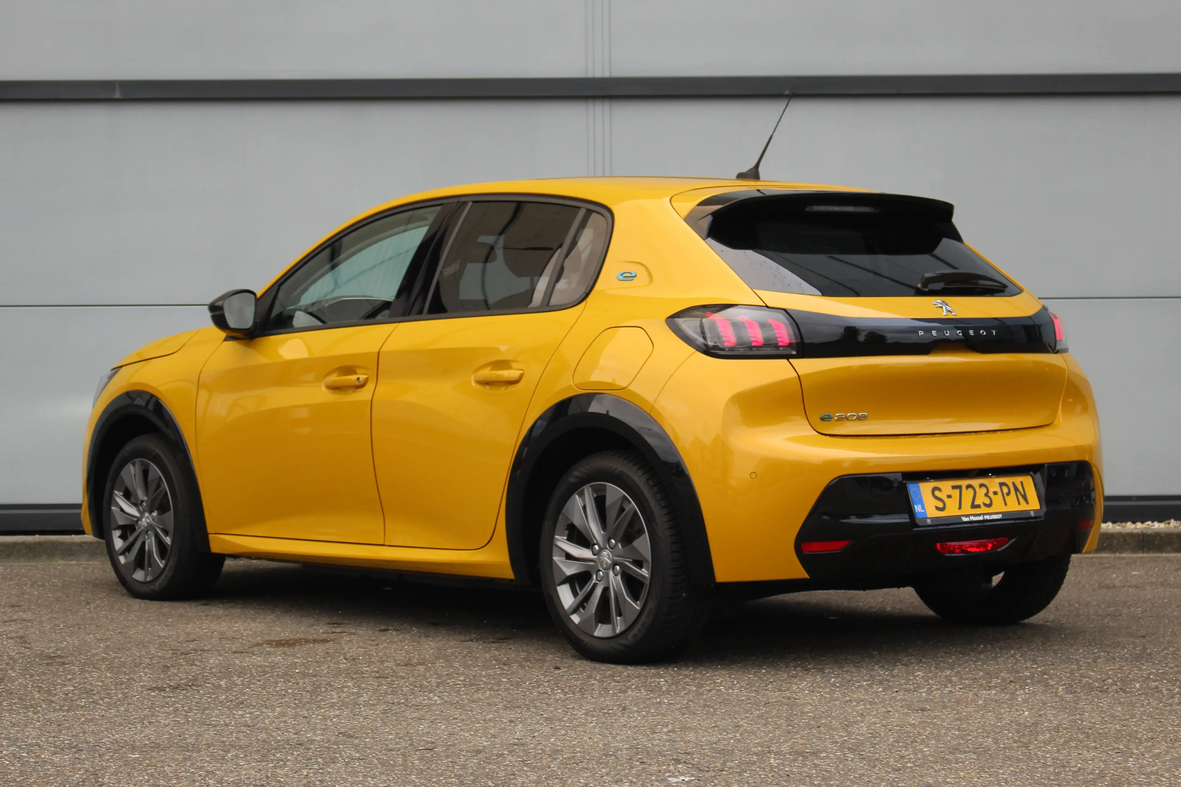 Peugeot e-208 EV Allure Pack 50 kWh — photo 2