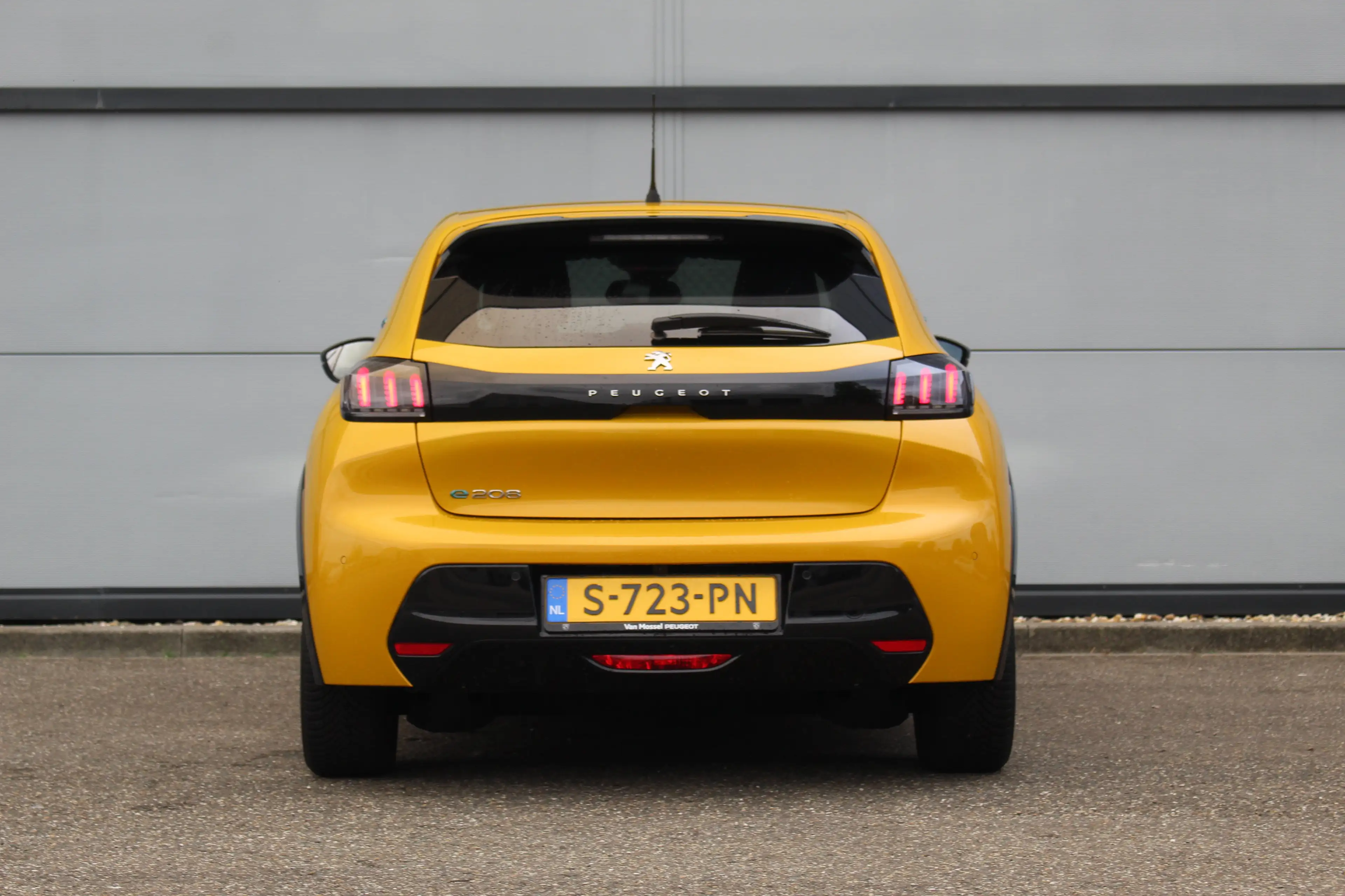 Peugeot e-208 EV Allure Pack 50 kWh — photo 11