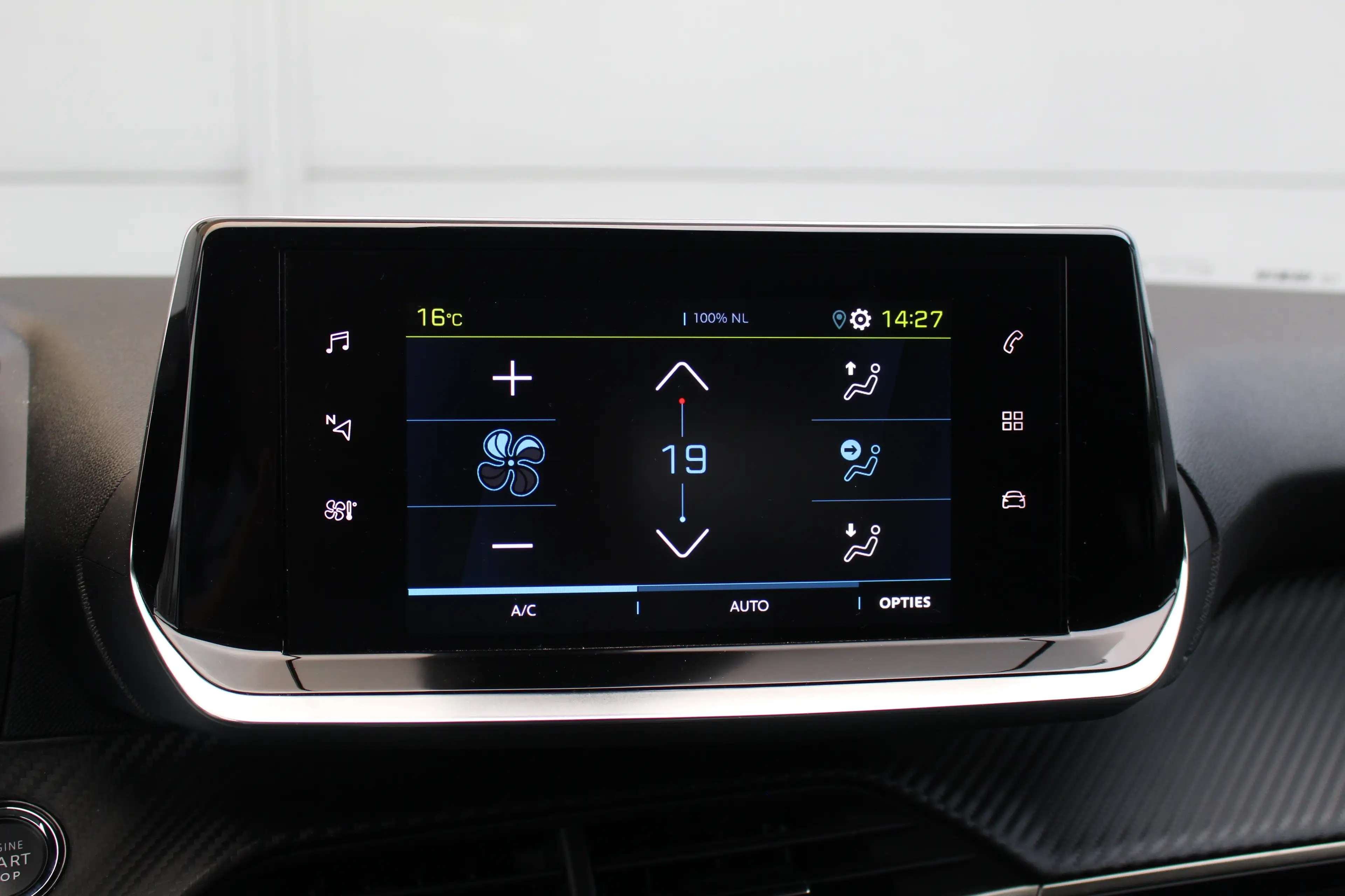 Peugeot e-208 EV Allure Pack 50 kWh — photo 23