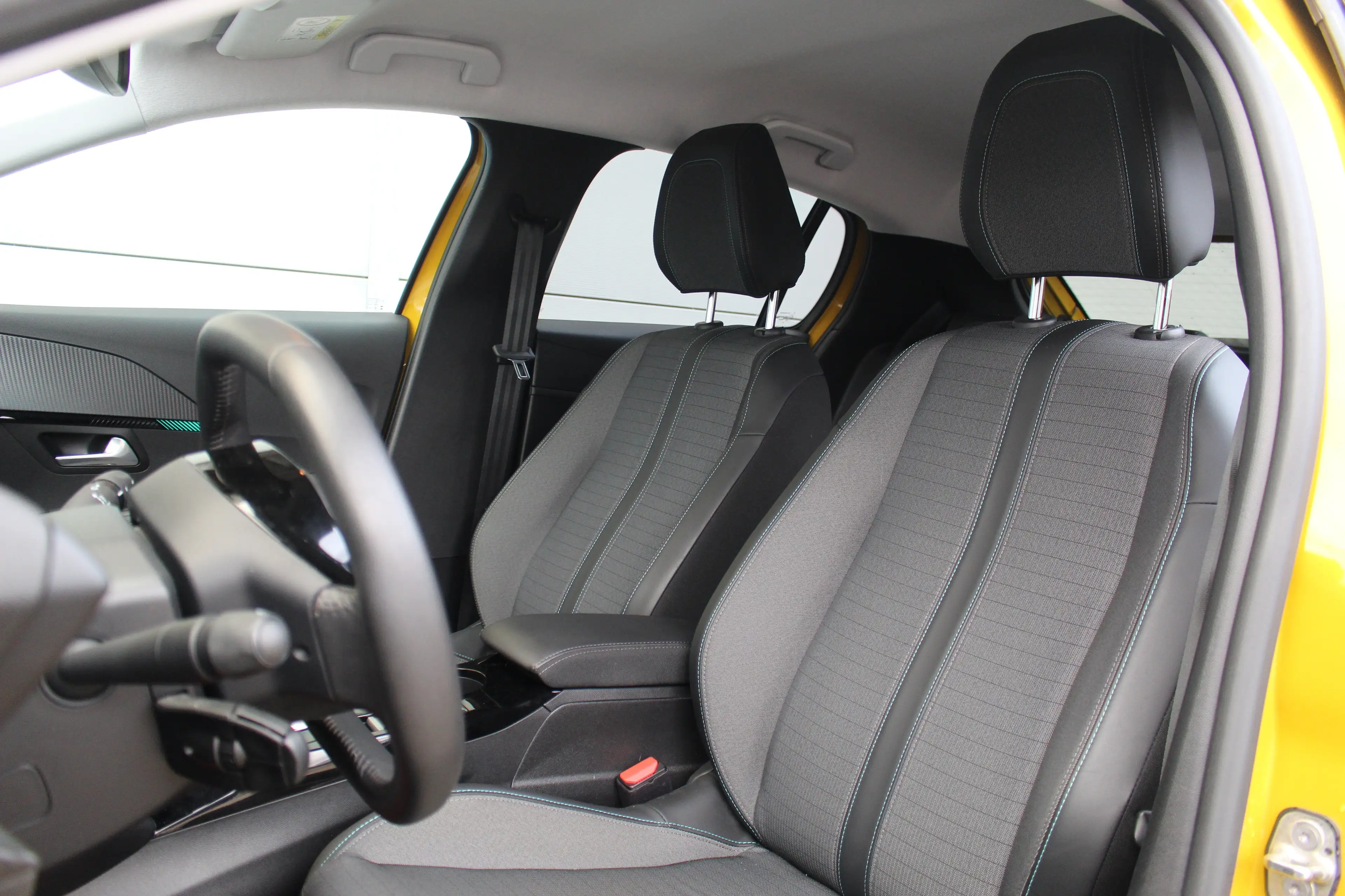 Peugeot e-208 EV Allure Pack 50 kWh — photo 3