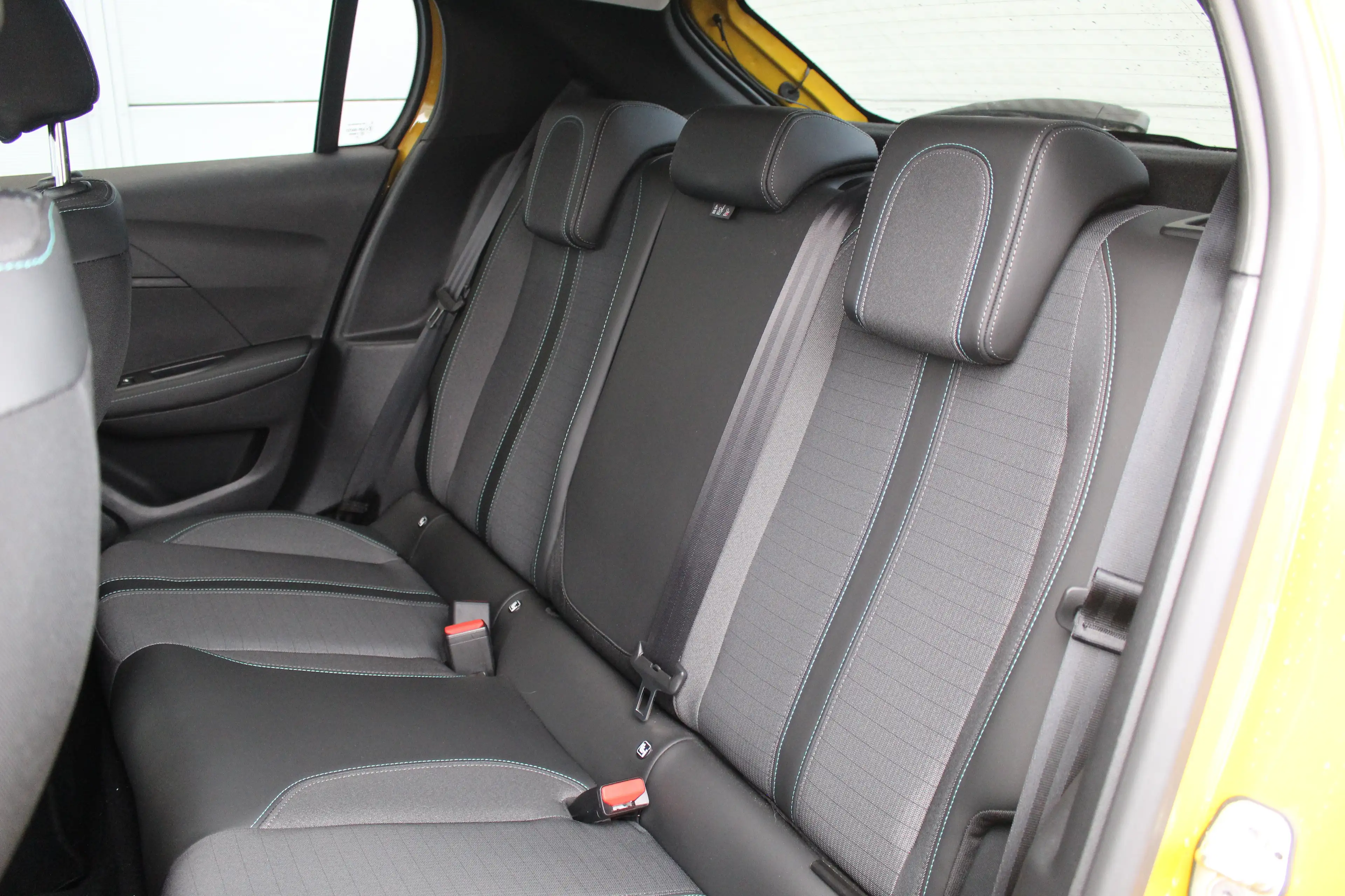 Peugeot e-208 EV Allure Pack 50 kWh — photo 4