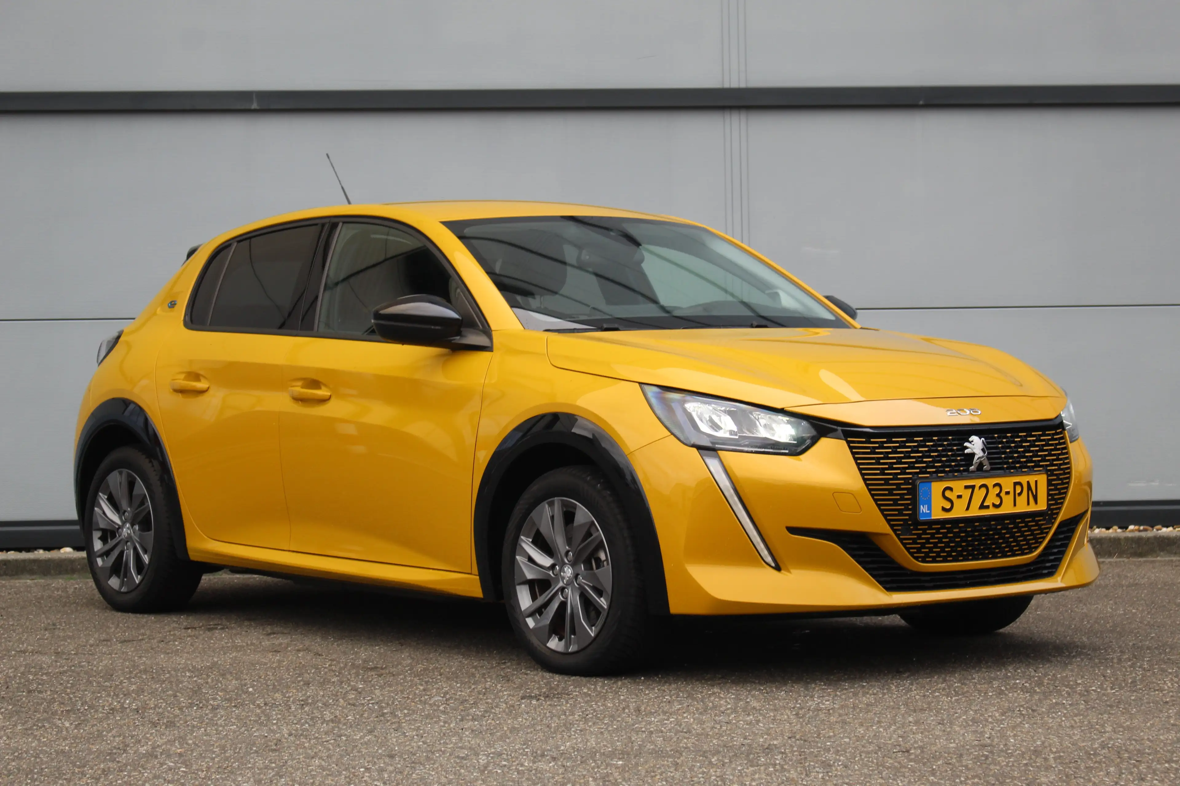 Peugeot e-208 EV Allure Pack 50 kWh — photo 8