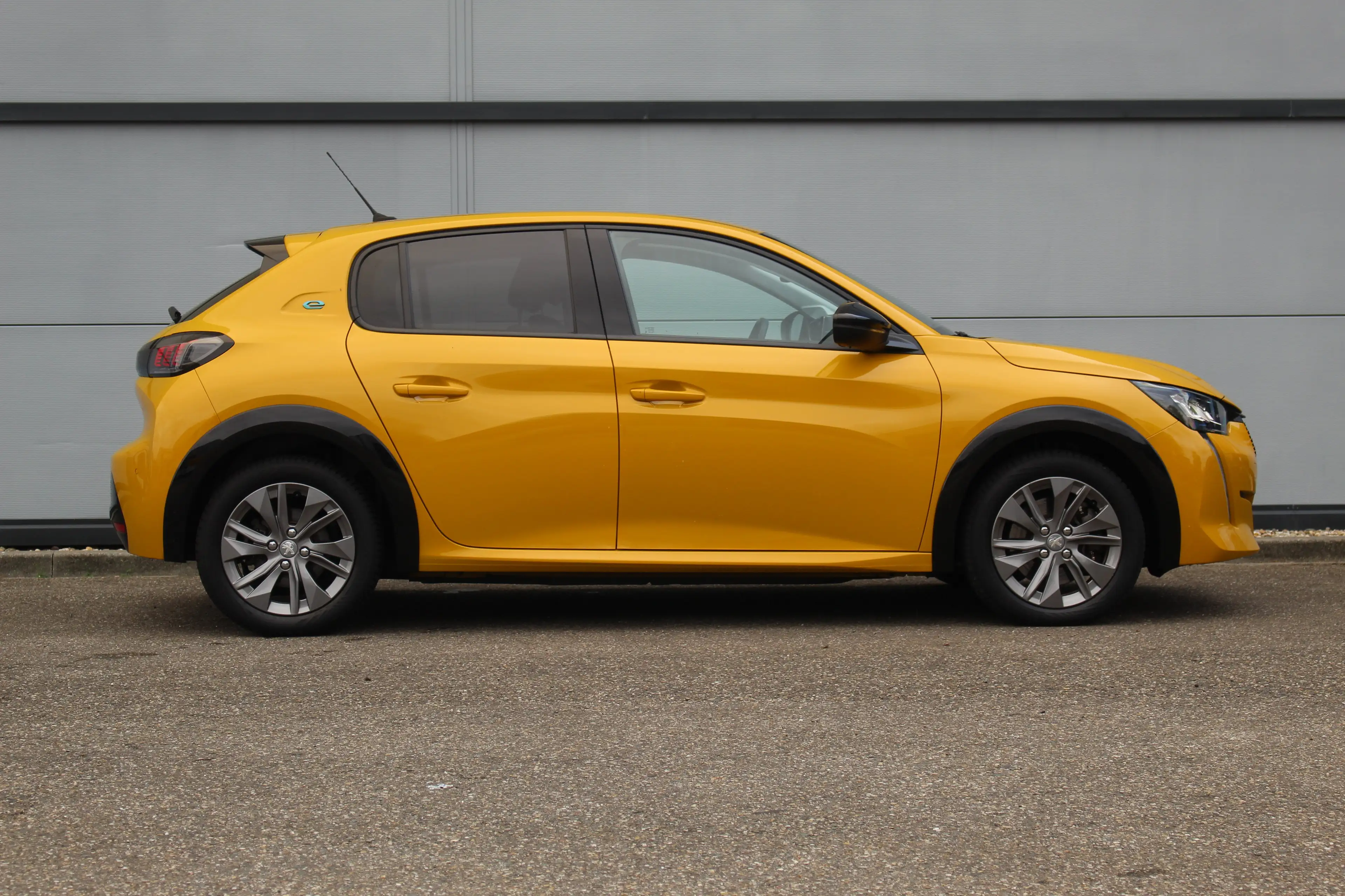Peugeot e-208 EV Allure Pack 50 kWh — photo 9