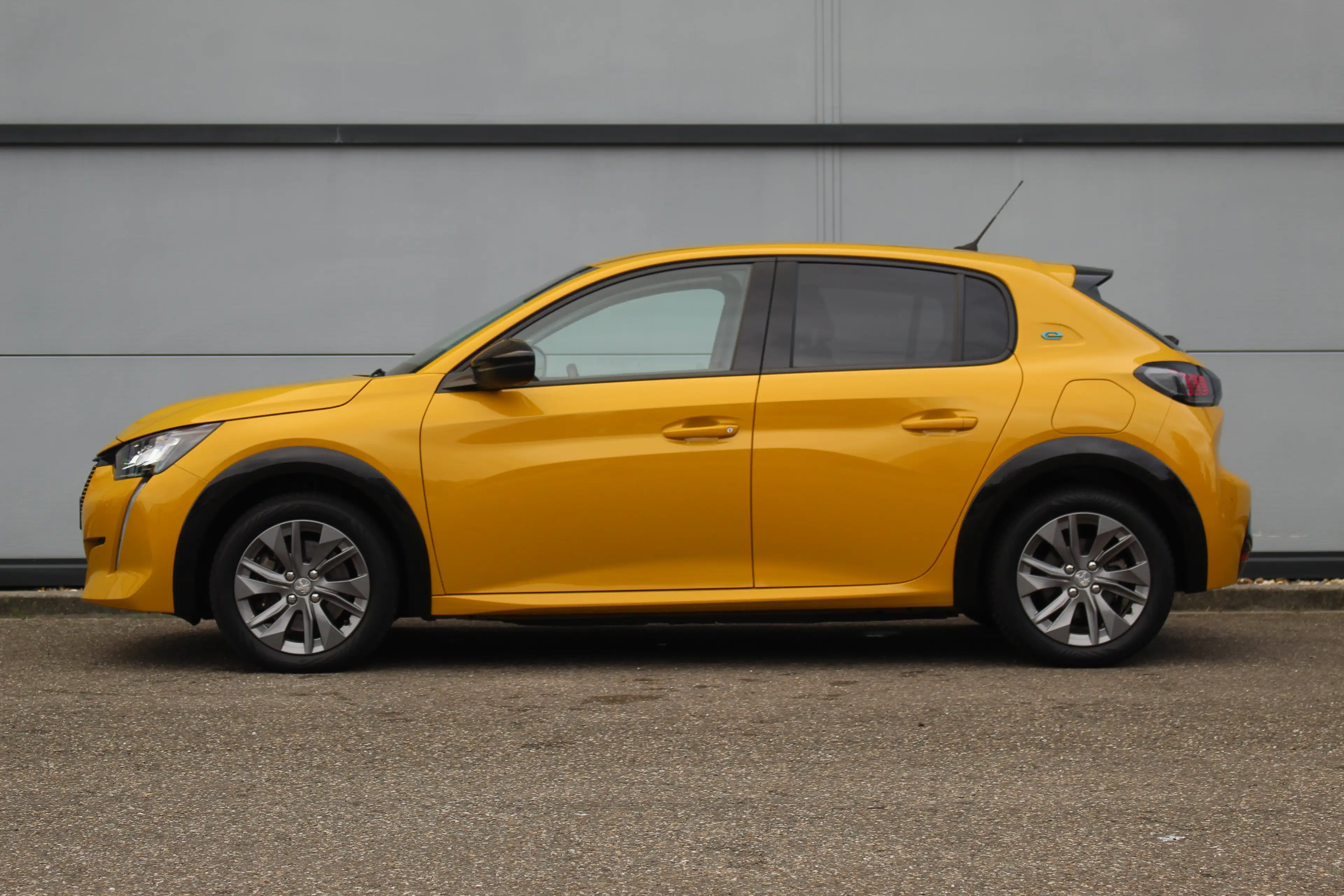 Peugeot e-208 EV Allure Pack 50 kWh — photo 29