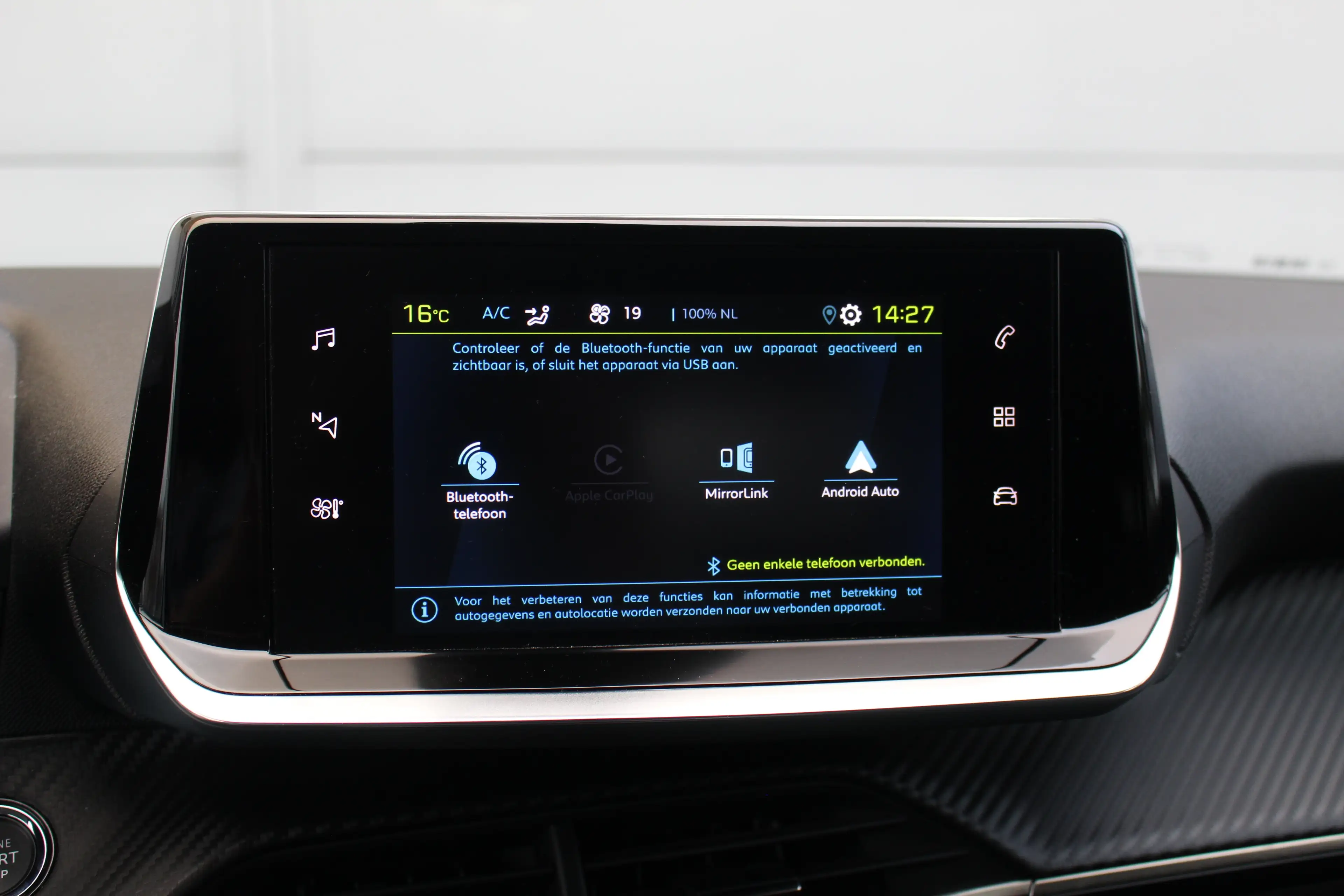 Peugeot e-208 EV Allure Pack 50 kWh — photo 24