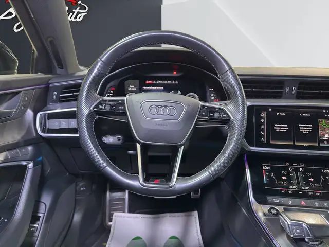 Audi A6 view 9