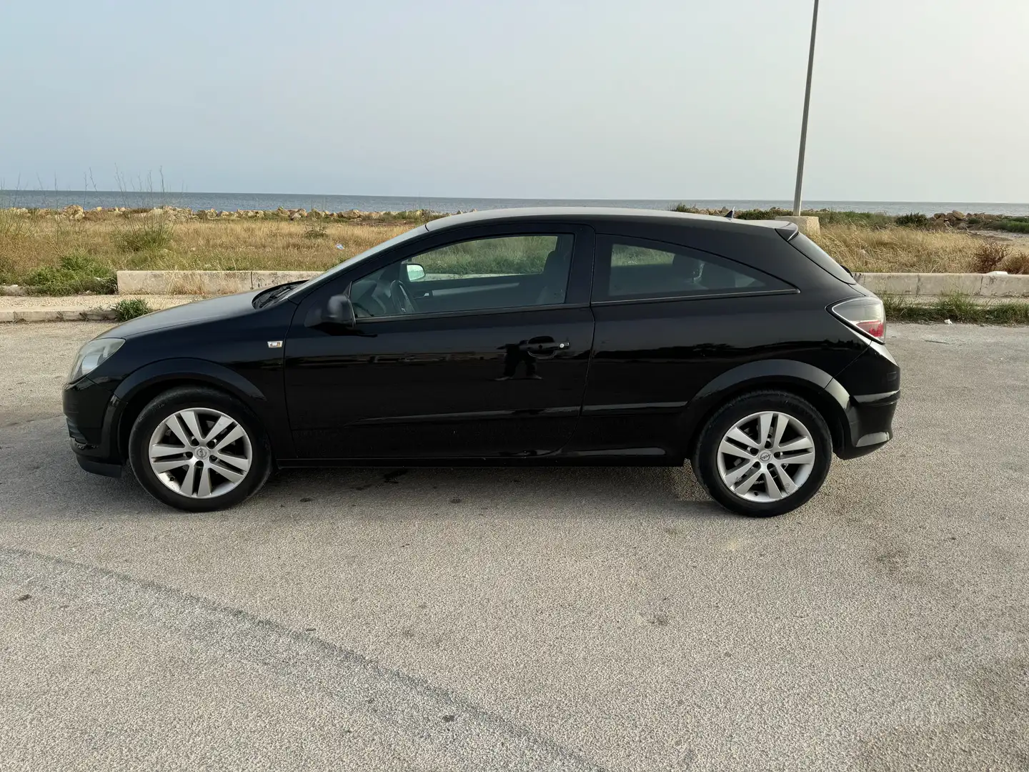 Opel Astra Astra+III+2004+GTC+GTC+1.3+cdti+Enjoy+esp+6m+FL Nero - 1