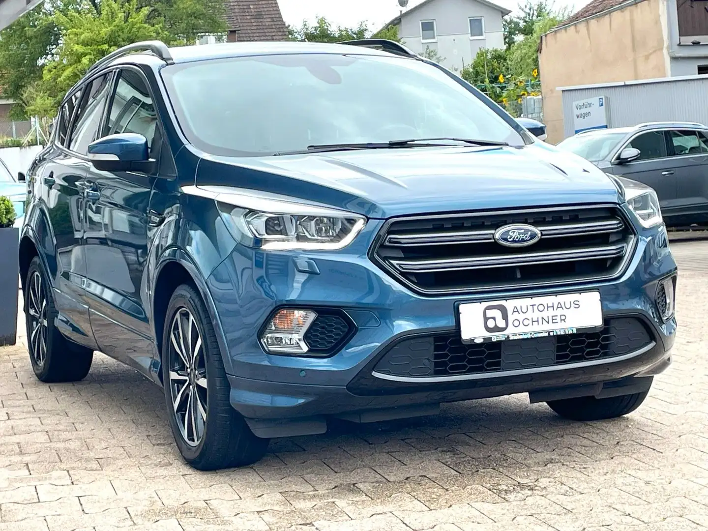 Ford Kuga 1.5 EcoBoost ST-Line Bleu - 2