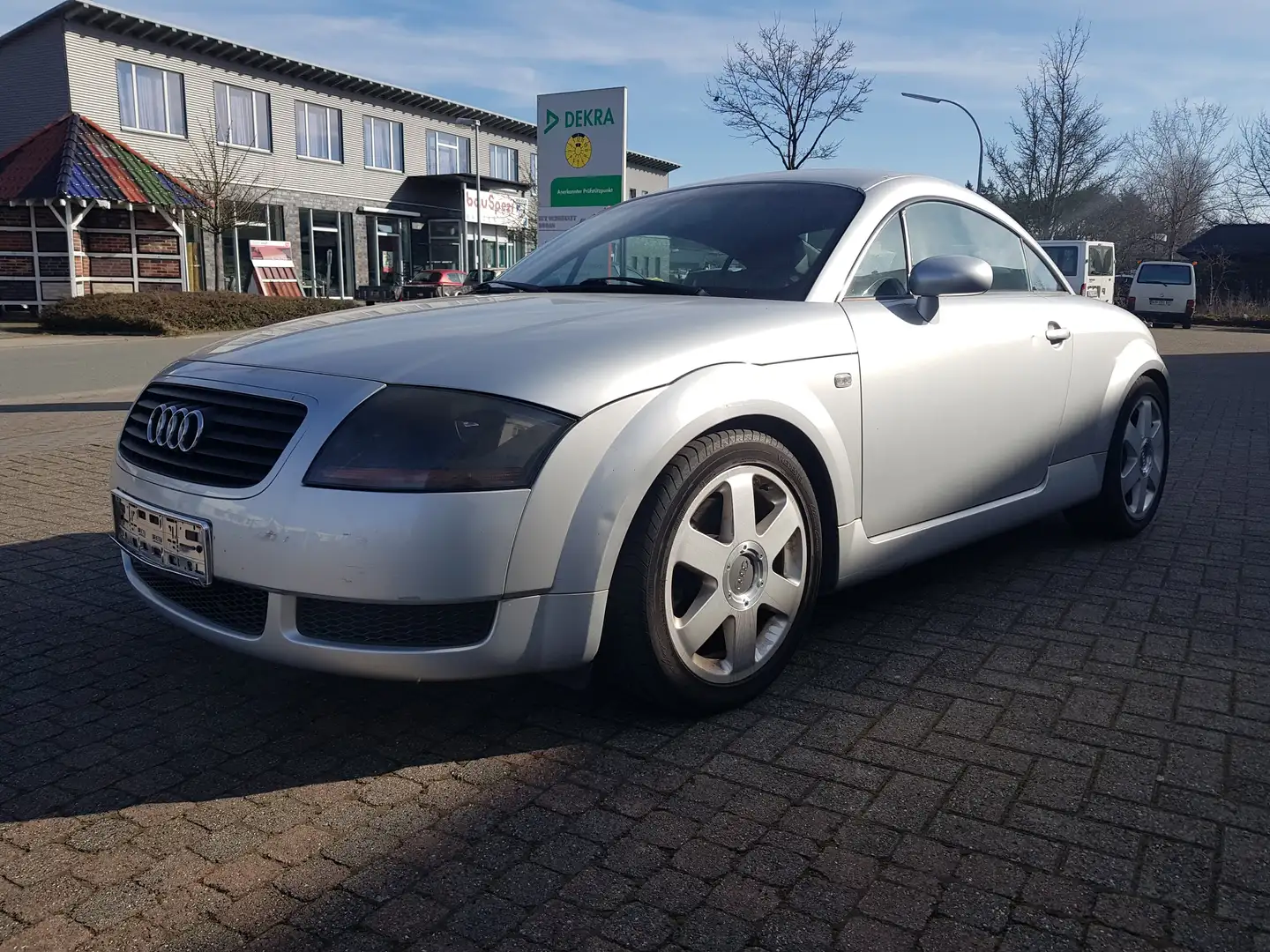 Audi TT 1.8 T Coupe (132kW) Silber - 1