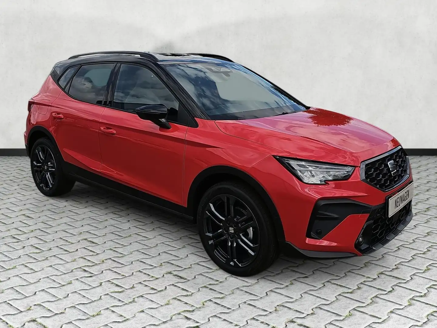 SEAT Arona 1.5 TSI 110 kW FR DSG ACC Navi 18Zoll 5JGar 110... Rot - 1