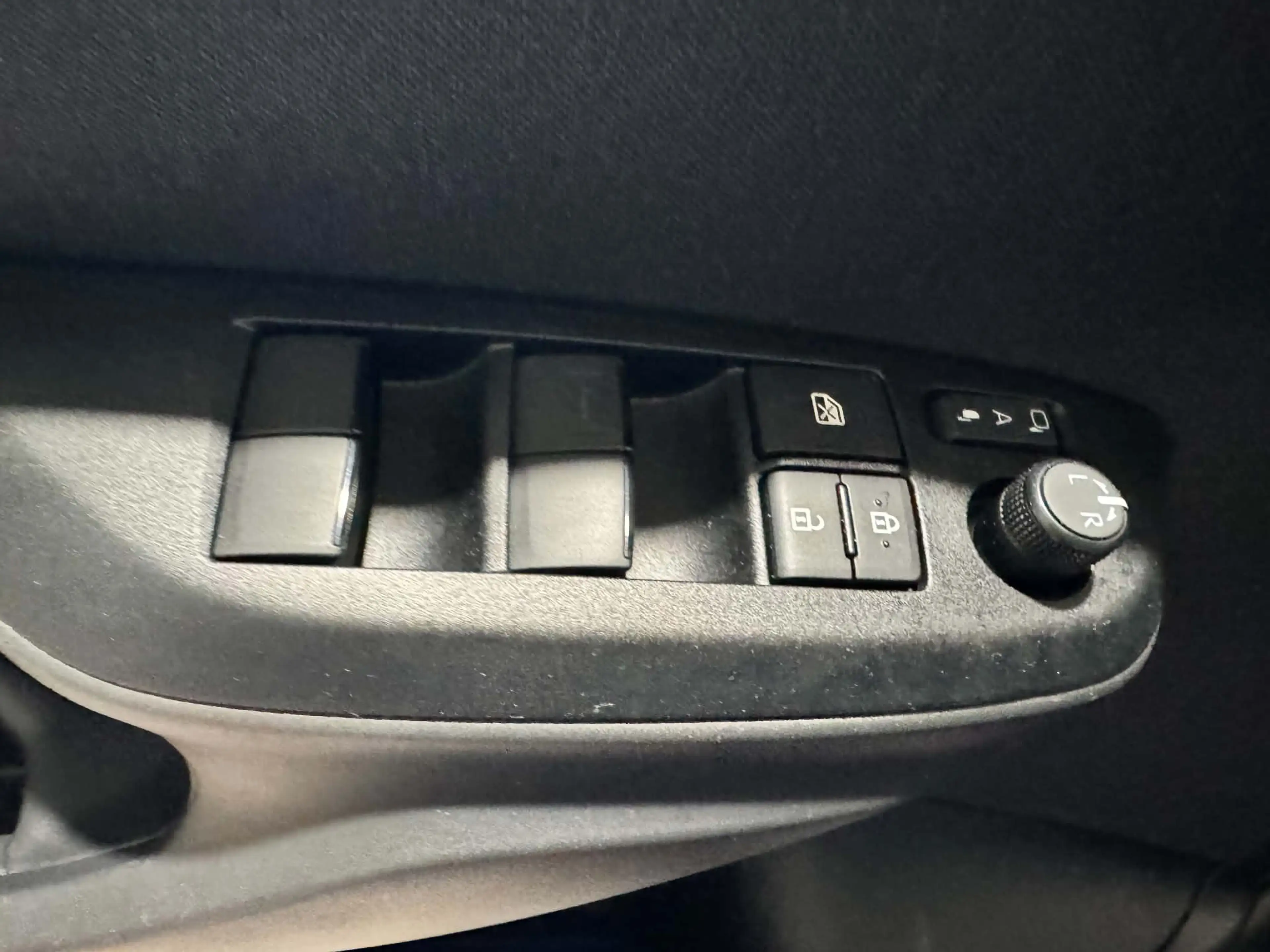 Mazda 2 2 Hybrid 1.5i VVT-i E-CVT Exclusive-Line Exclusive-Line — photo 12