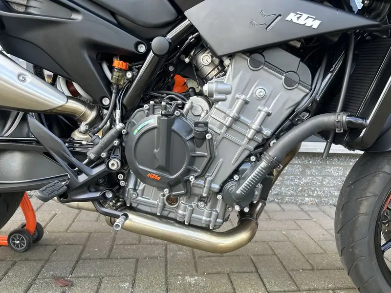 KTM 890 Duke - foto 6