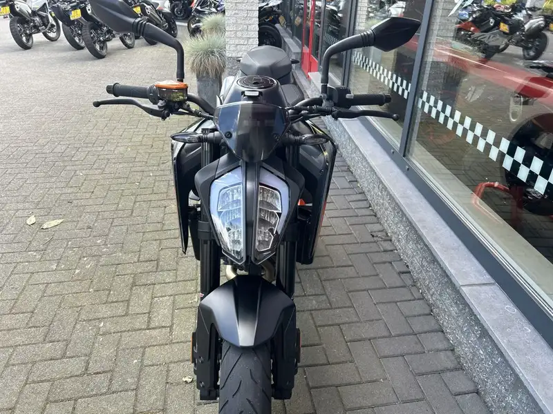 KTM 890 Duke - foto 8