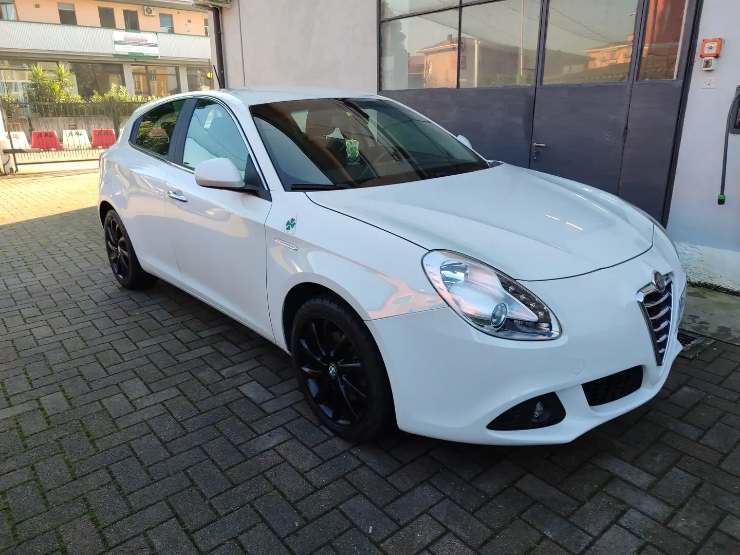 Alfa Romeo Giulietta Giulietta III 2010 1.4 t. m.air Distinctive 170cv Bianco - 1