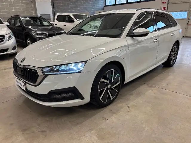 Skoda Octavia Octavia iV 1.4 TSI Plug-In Hybrid DSG Wagon Executive