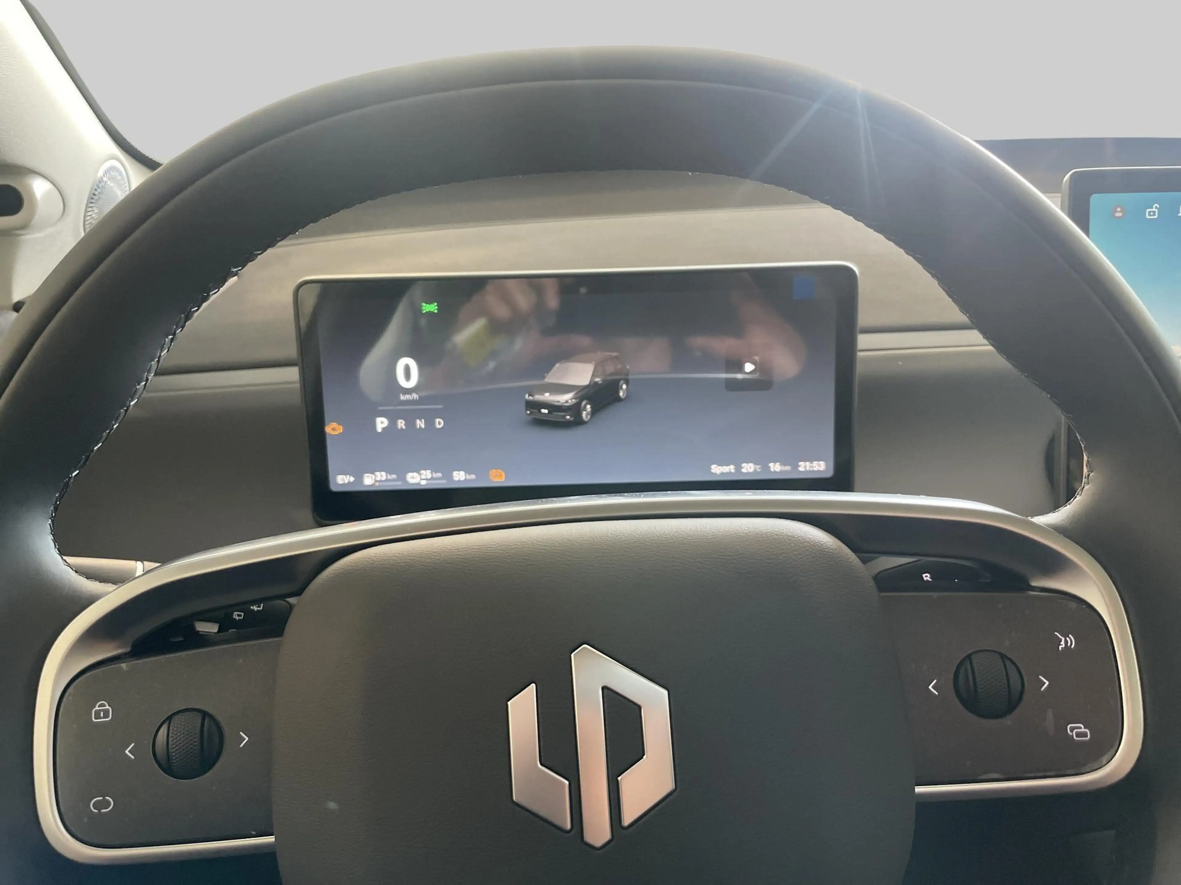 Leapmotor C10 Design REEV 28.4 kWh | Armsteun voor | Elektrisch — photo 15