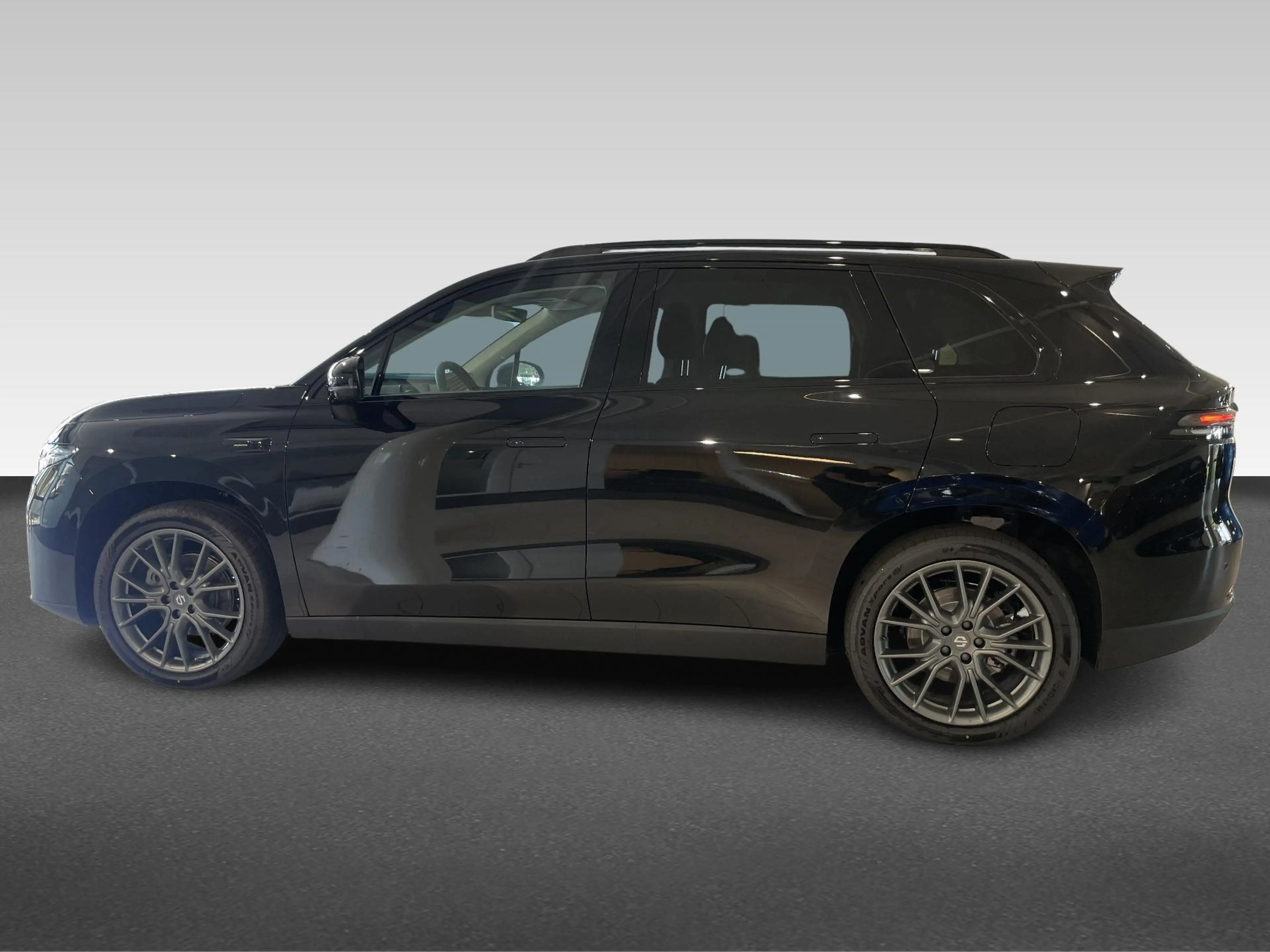 Leapmotor C10 Design REEV 28.4 kWh | Armsteun voor | Elektrisch — photo 2