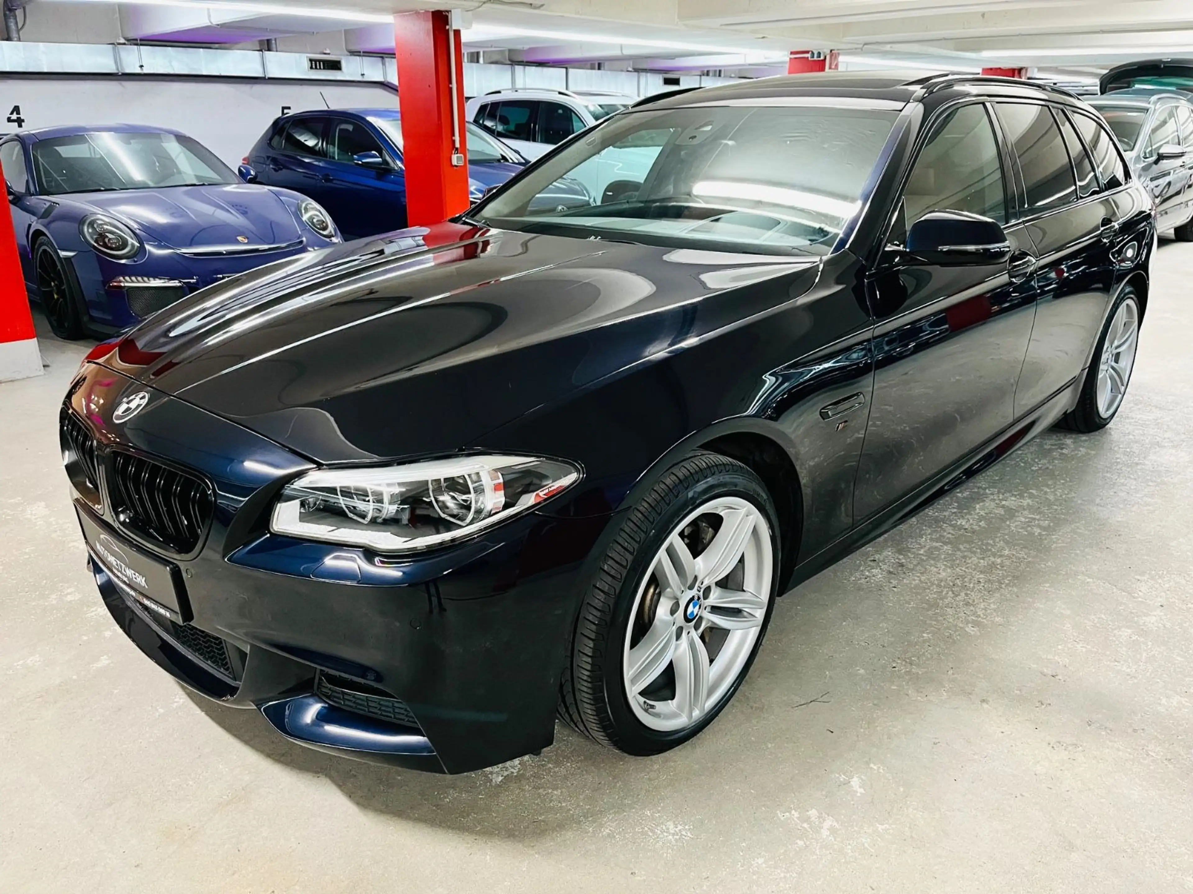 BMW 530 d Touring xDrive M-Paket Panorama|Kamera|HUD