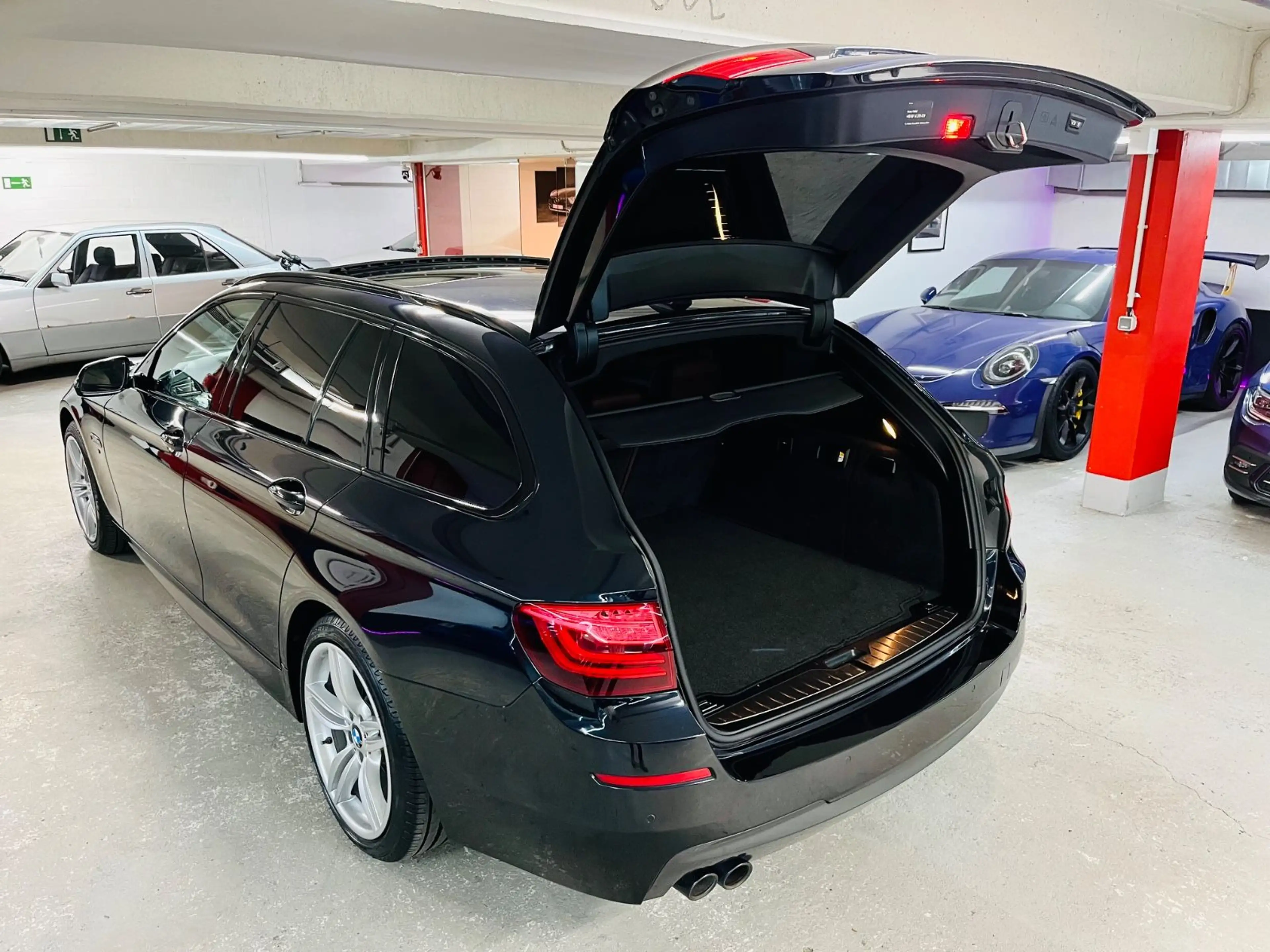 BMW 530 d Touring xDrive M-Paket Panorama|Kamera|HUD — photo 11