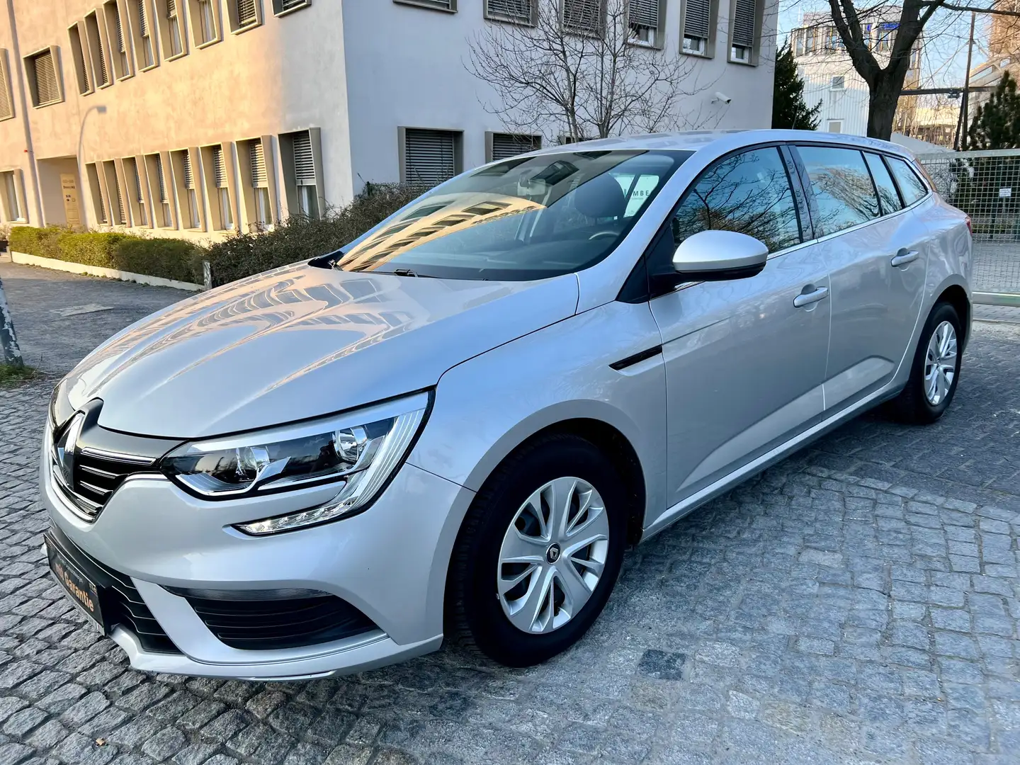 Renault Megane Life - 2