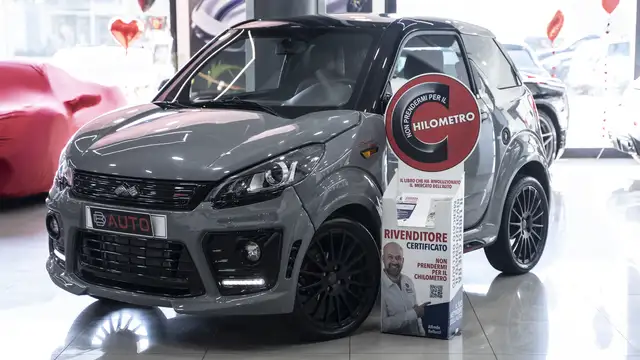 Ligier JS 50 SPORT ULTIMATE LED CARPLAY PELLE FULL OPTIONAL