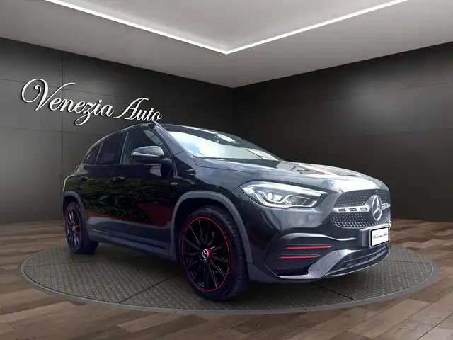 Mercedes-Benz GLA view 12