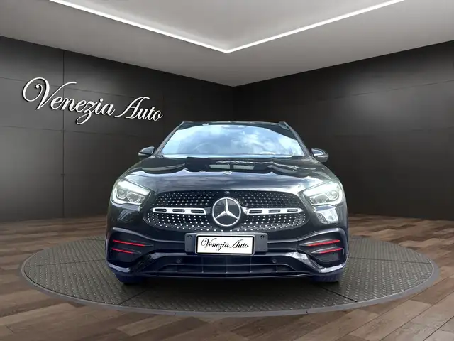 Mercedes-Benz GLA view 2
