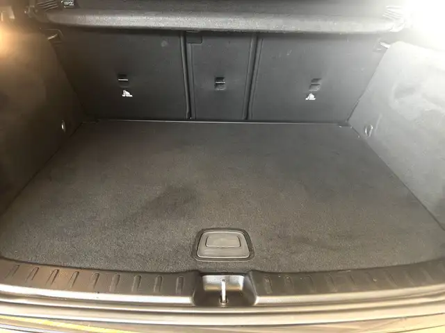 Mercedes-Benz GLA view 10