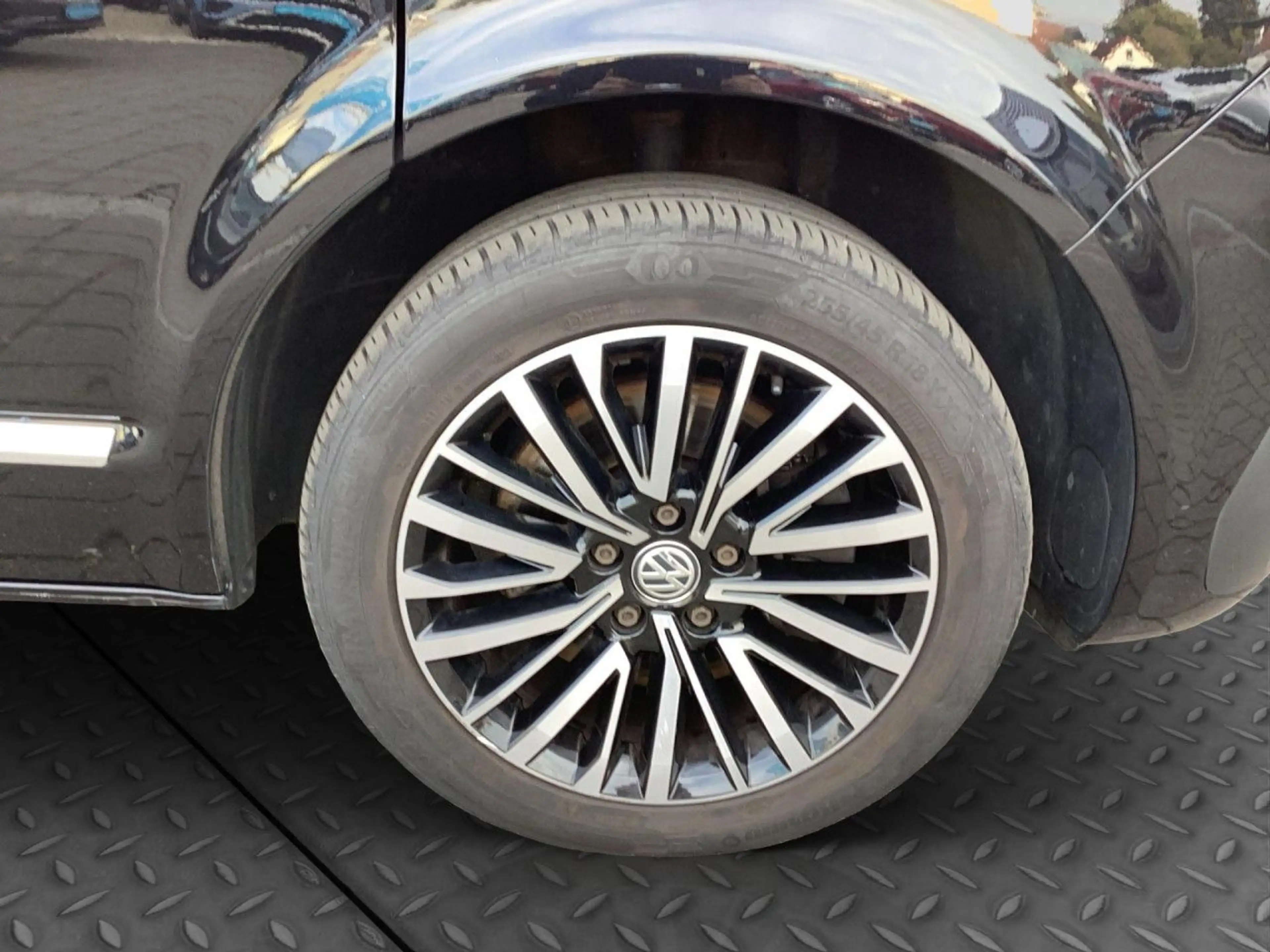 Volkswagen T6.1 Multivan Generation SIX 2.0 TDI DSG 7-Sitze — photo 10